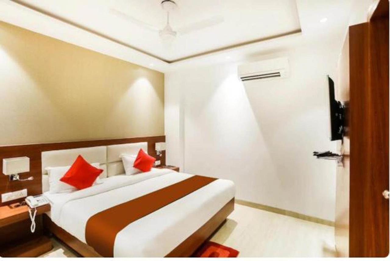 Hotel Royal Sky Luxury Near Delhi Airport New Delhi Exteriör bild