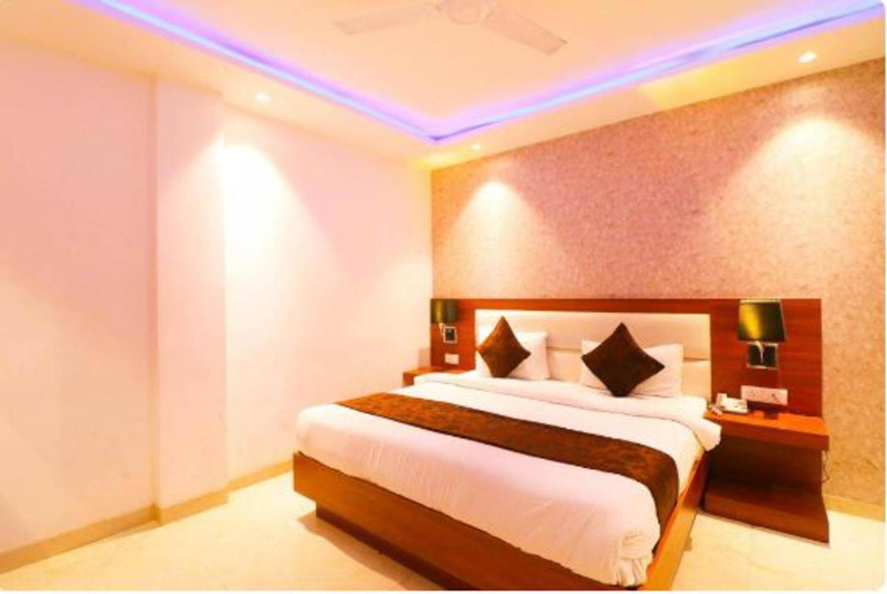 Hotel Royal Sky Luxury Near Delhi Airport New Delhi Exteriör bild