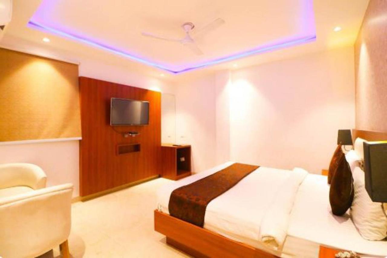 Hotel Royal Sky Luxury Near Delhi Airport New Delhi Exteriör bild