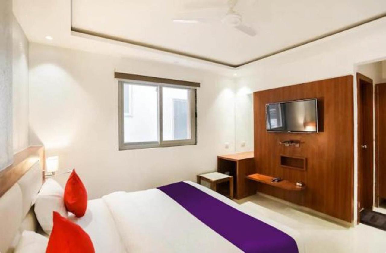 Hotel Royal Sky Luxury Near Delhi Airport New Delhi Exteriör bild