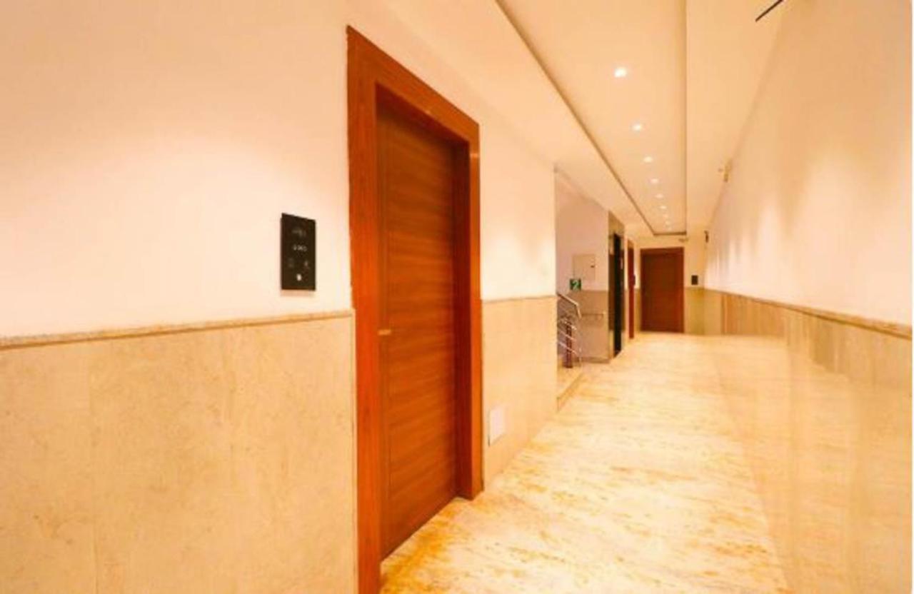 Hotel Royal Sky Luxury Near Delhi Airport New Delhi Exteriör bild